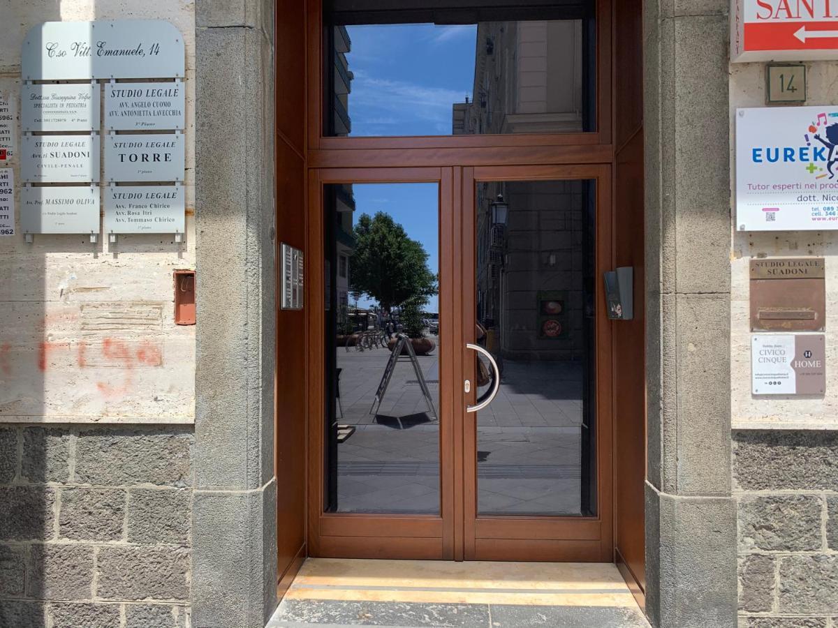 Civico Cinque Home Luxury Apartment Salerno Kültér fotó